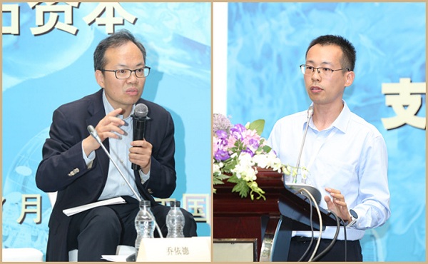 兴业银行首席经济学家鲁政委(左)、上海发展研究基金会研究员何知仁(右)
